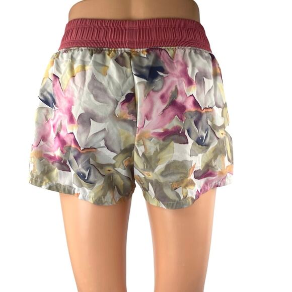 GapFit Women Multicolor Floral Elastic Waist Mid Rise Athletic Running Shorts XS - Picture 3 of 6